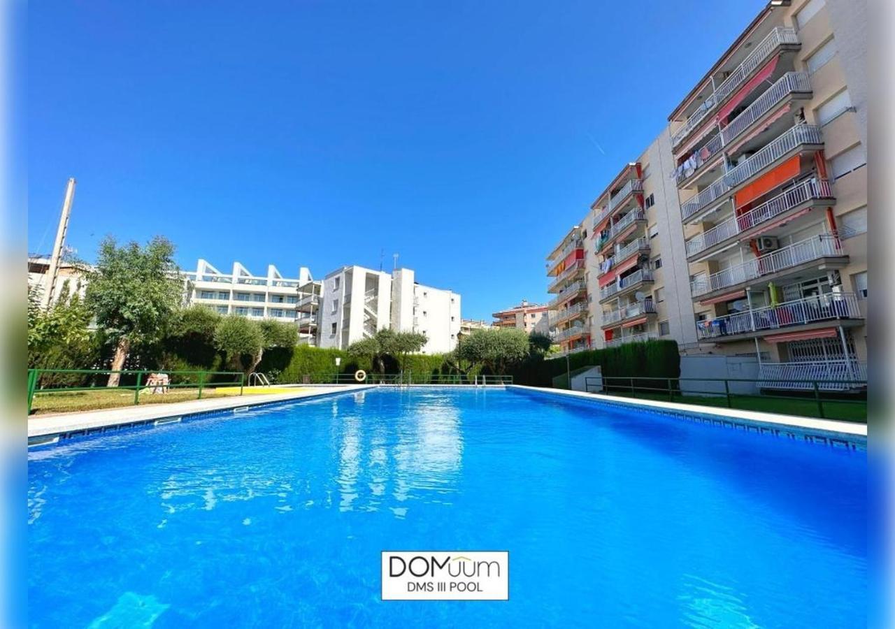 Domuum Holidays - Dms III Pool 萨洛 外观 照片